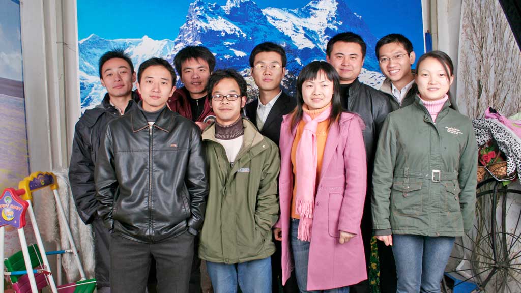 那时候向威还满头黑发