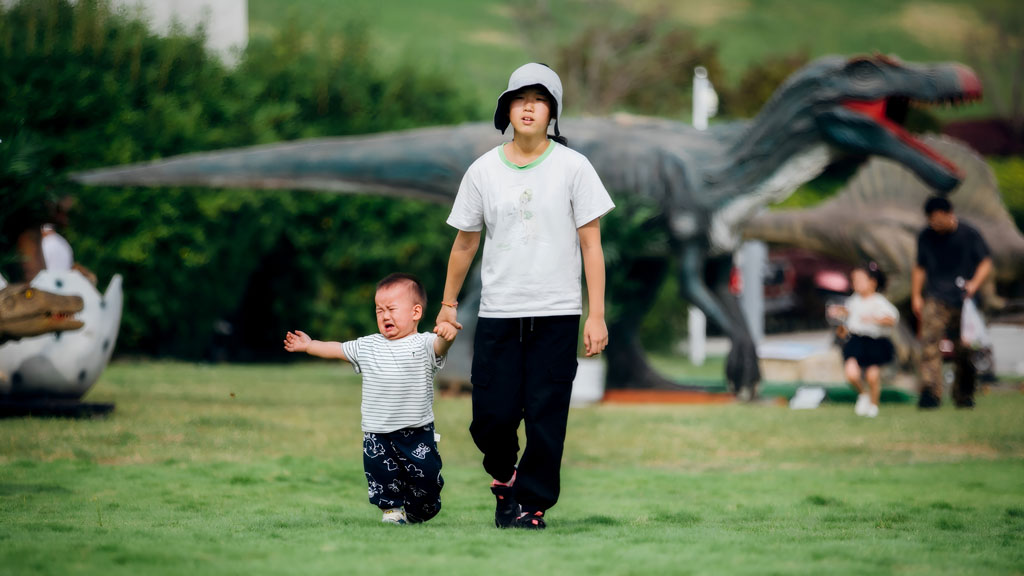 弟弟嫌弃，姐姐生无可恋